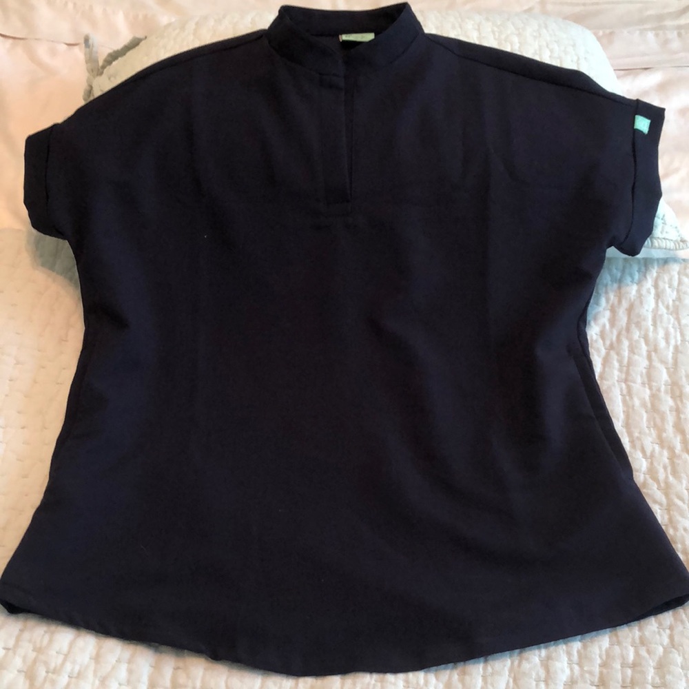 Navy blue scrub top size small